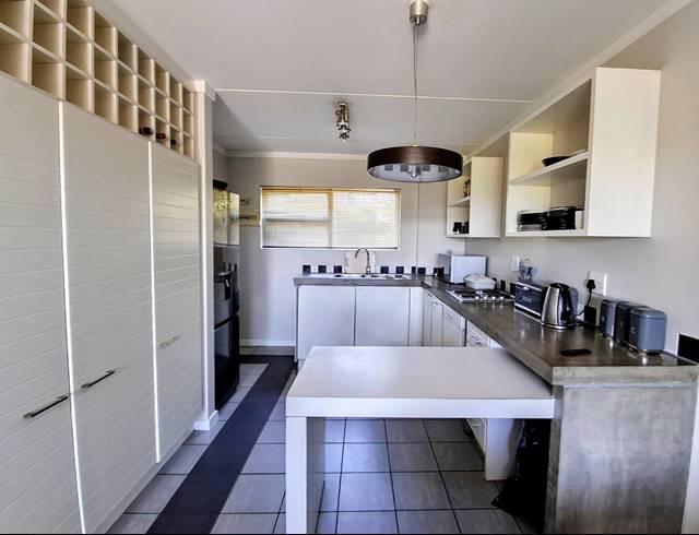 2 BEDROOM APARTMENT FOR SALE IN FOURWAYS